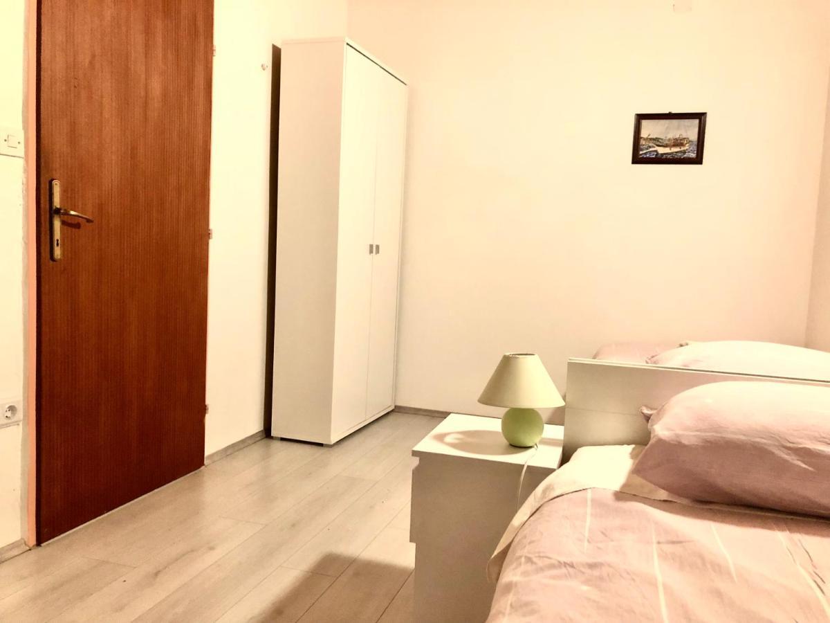 Nar Apartment Mrljane Exteriör bild